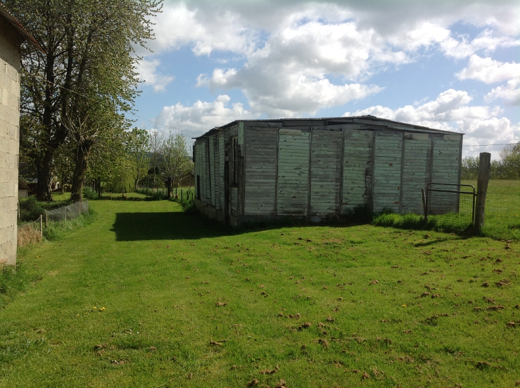 20130509 TEMPORARY BARAQUE HUTMENTS Le Bosquet, Pont-Farcy, Normandy 03.jpg